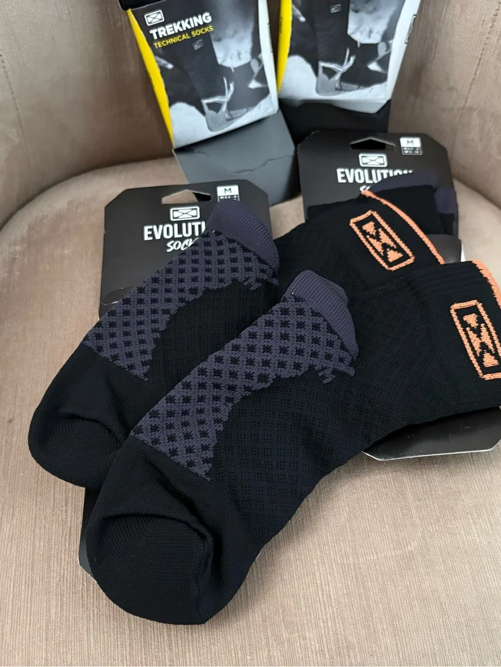 Bundle 4 Trekking Technical Sock Size Medium Outdoor Hiking  Non Slip NWT